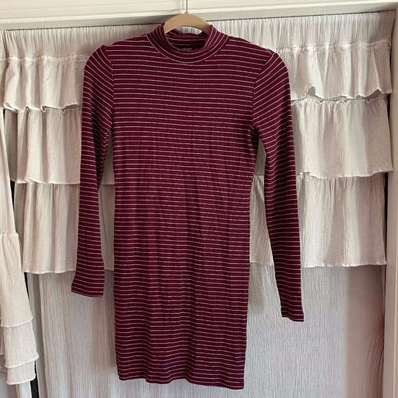 Forever 21 Bodycon Long Sleeve Striped Dress - Picture 2 of 6